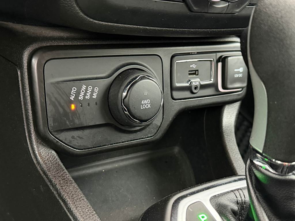 Thumbnail: 2023 Jeep Renegade - 24