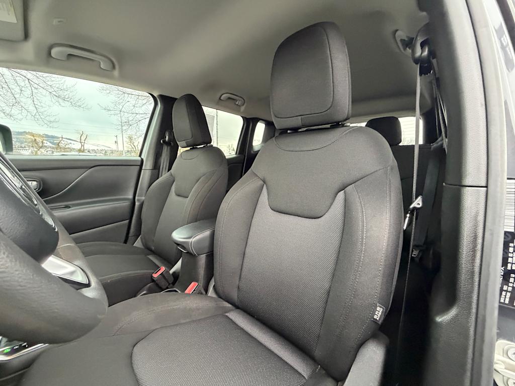 Thumbnail: 2023 Jeep Renegade - 10
