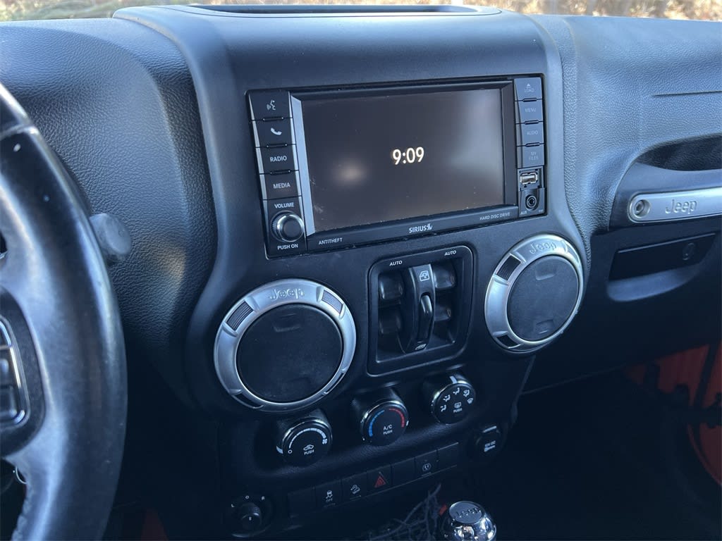 2015 Jeep Wrangler Unlimited Sahara 13