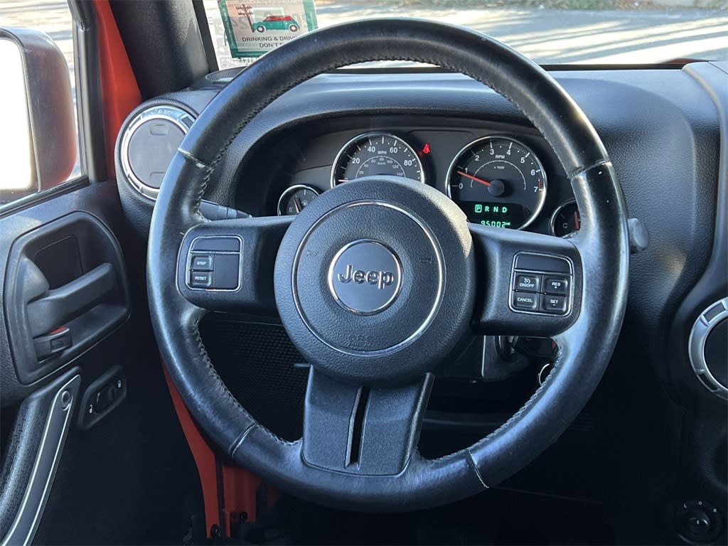 2015 Jeep Wrangler Unlimited Sahara 9