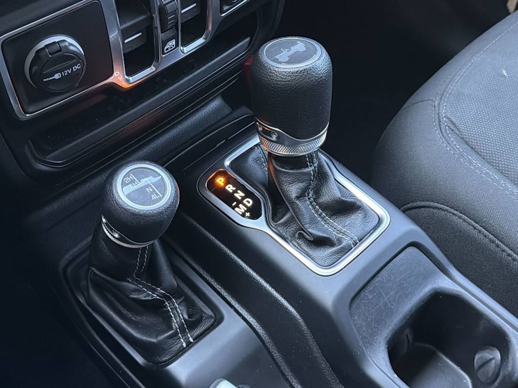 Thumbnail: 2021 Jeep Wrangler - 15