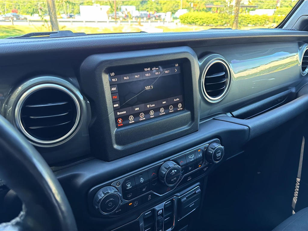 Thumbnail: 2021 Jeep Wrangler - 14