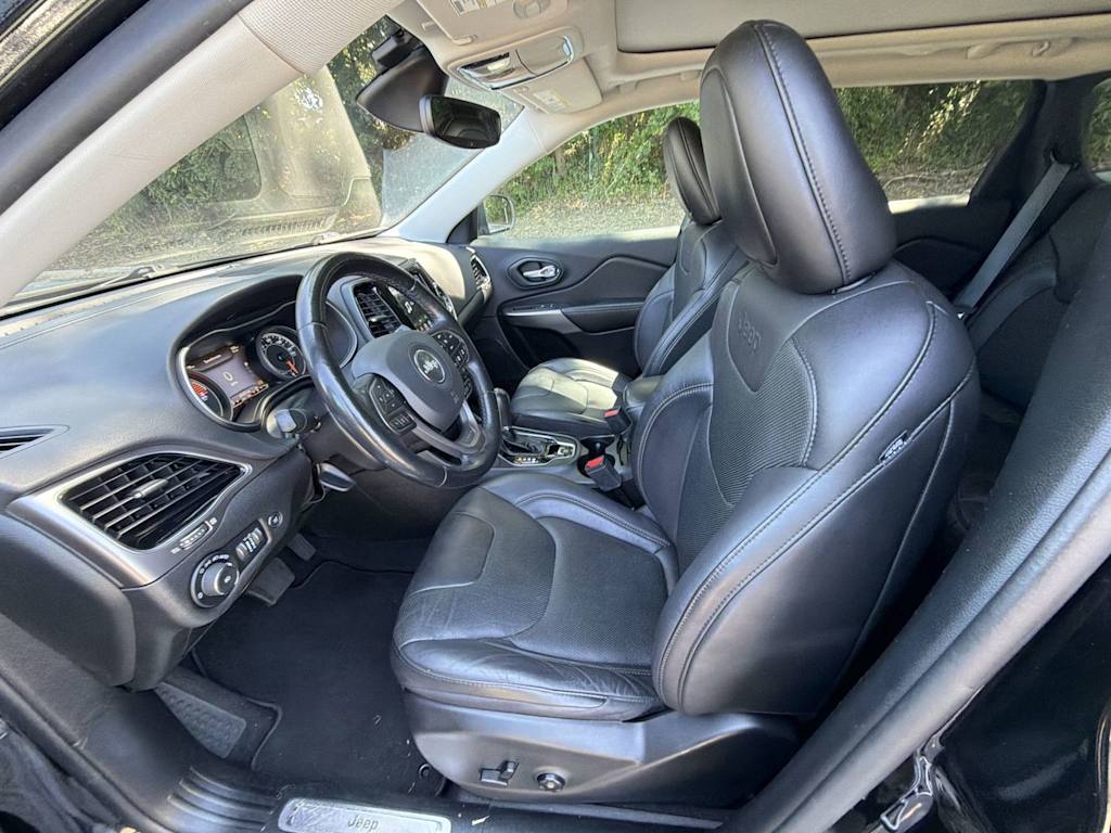 Thumbnail: 2021 Jeep Cherokee - 11