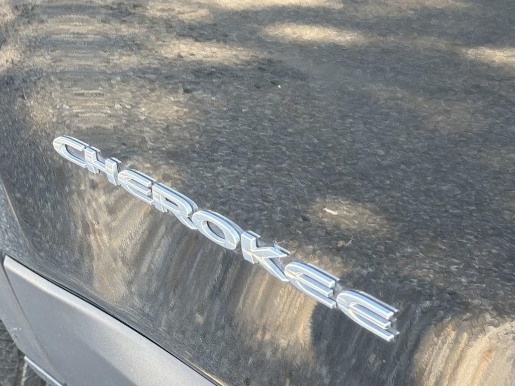 Thumbnail: 2021 Jeep Cherokee - 7