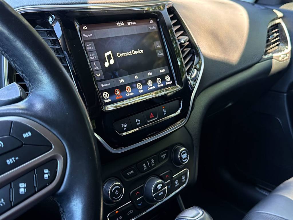 Thumbnail: 2021 Jeep Cherokee - 15