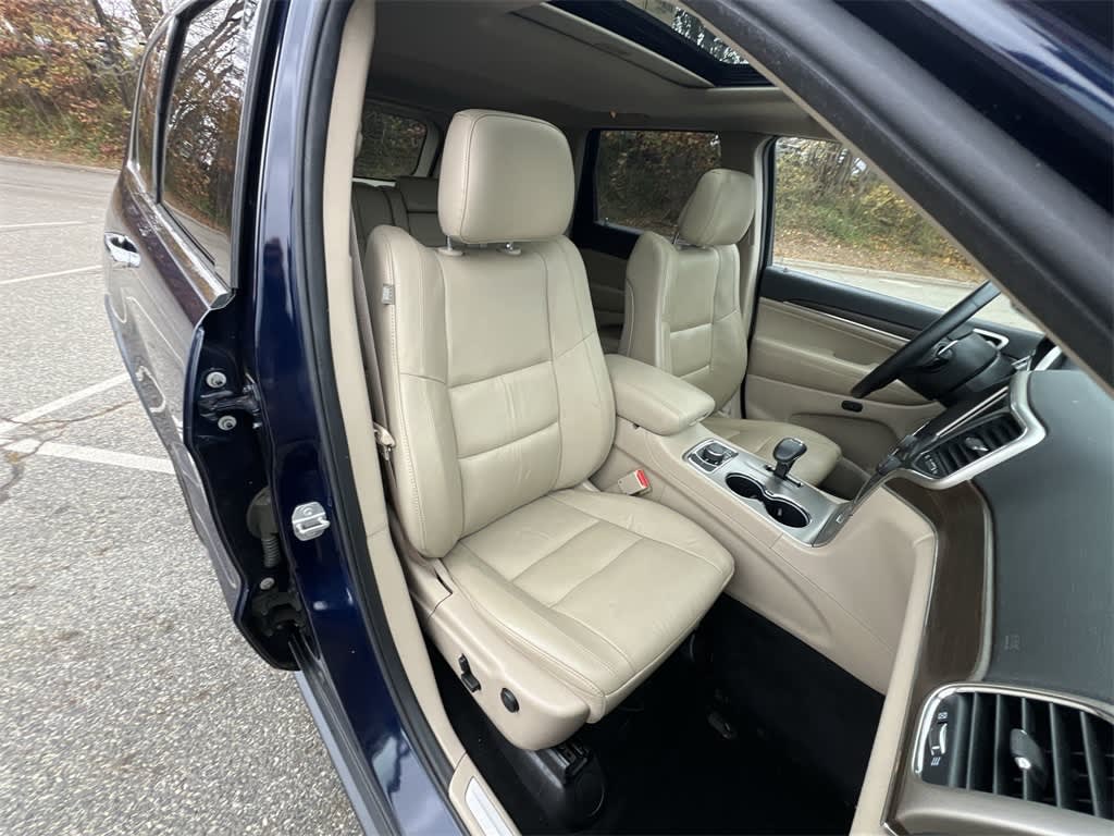 Thumbnail: 2015 Jeep Grand Cherokee - 12