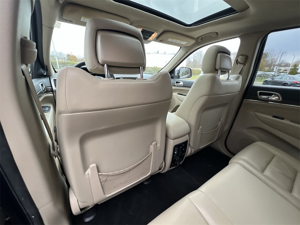 Thumbnail: 2015 Jeep Grand Cherokee - 13