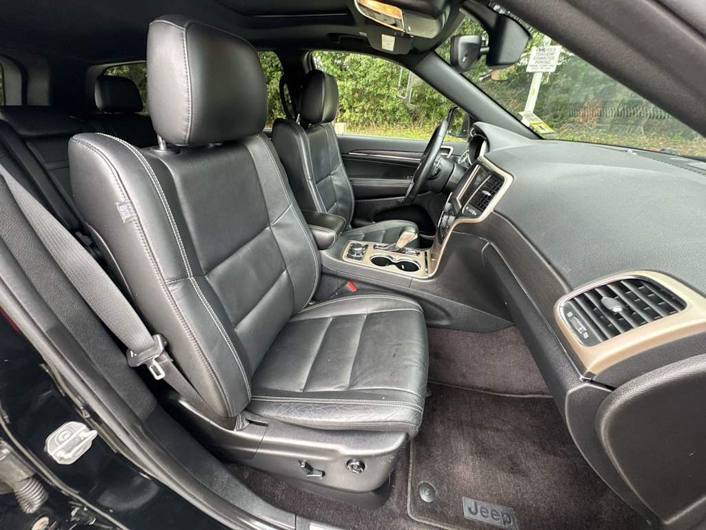Thumbnail: 2017 Jeep Grand Cherokee - 29
