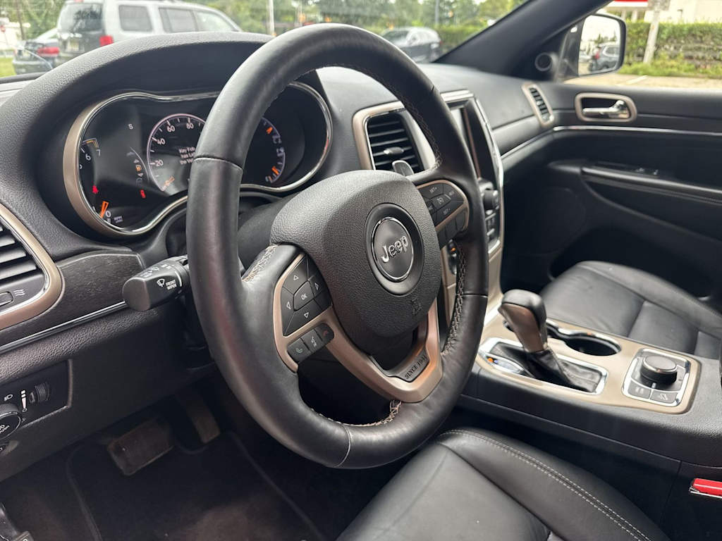 Thumbnail: 2017 Jeep Grand Cherokee - 10