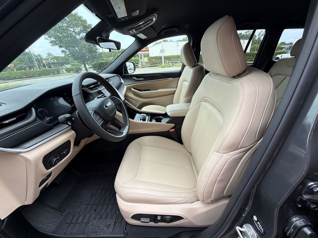 Thumbnail: 2025 Jeep Grand Cherokee - 11