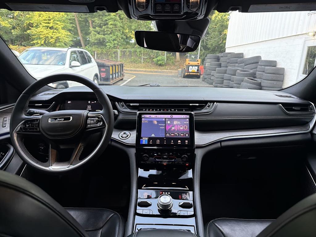 Thumbnail: 2023 Jeep Grand Cherokee - 10
