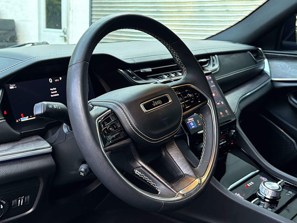 Thumbnail: 2023 Jeep Grand Cherokee - 14