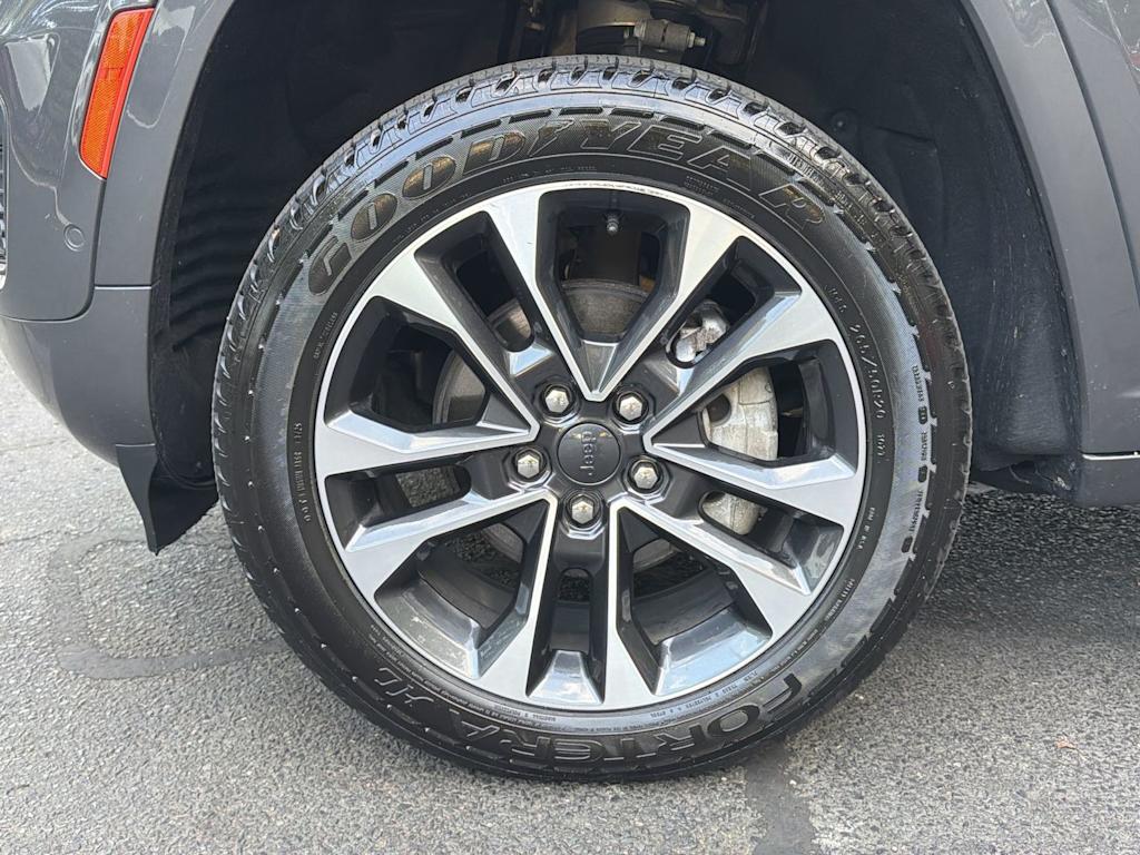 Thumbnail: 2023 Jeep Grand Cherokee - 8