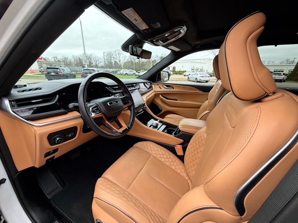 Thumbnail: 2022 Jeep Grand Cherokee L - 11