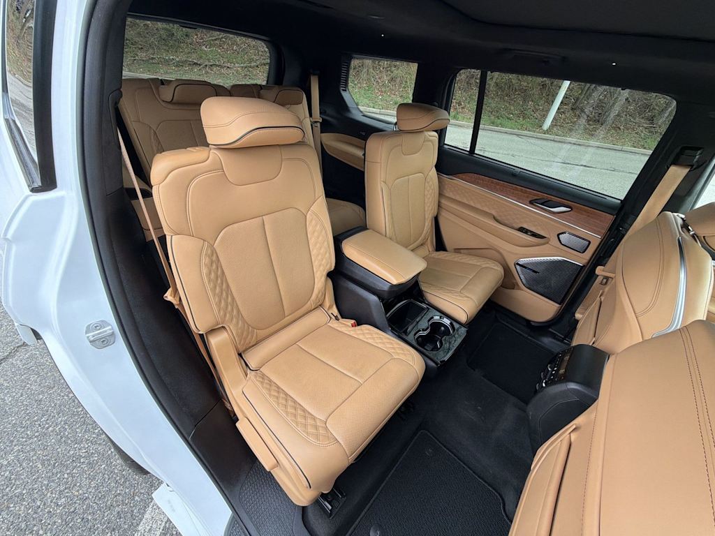 Thumbnail: 2022 Jeep Grand Cherokee L - 27