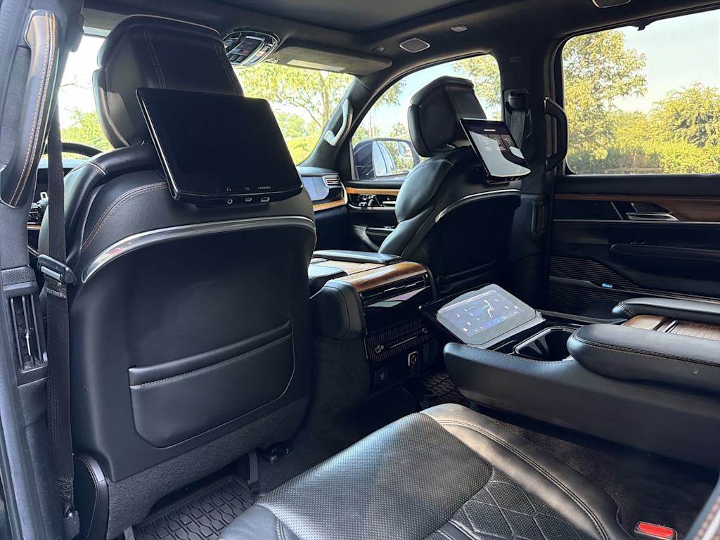 Thumbnail: 2022 Jeep Grand Wagoneer - 11
