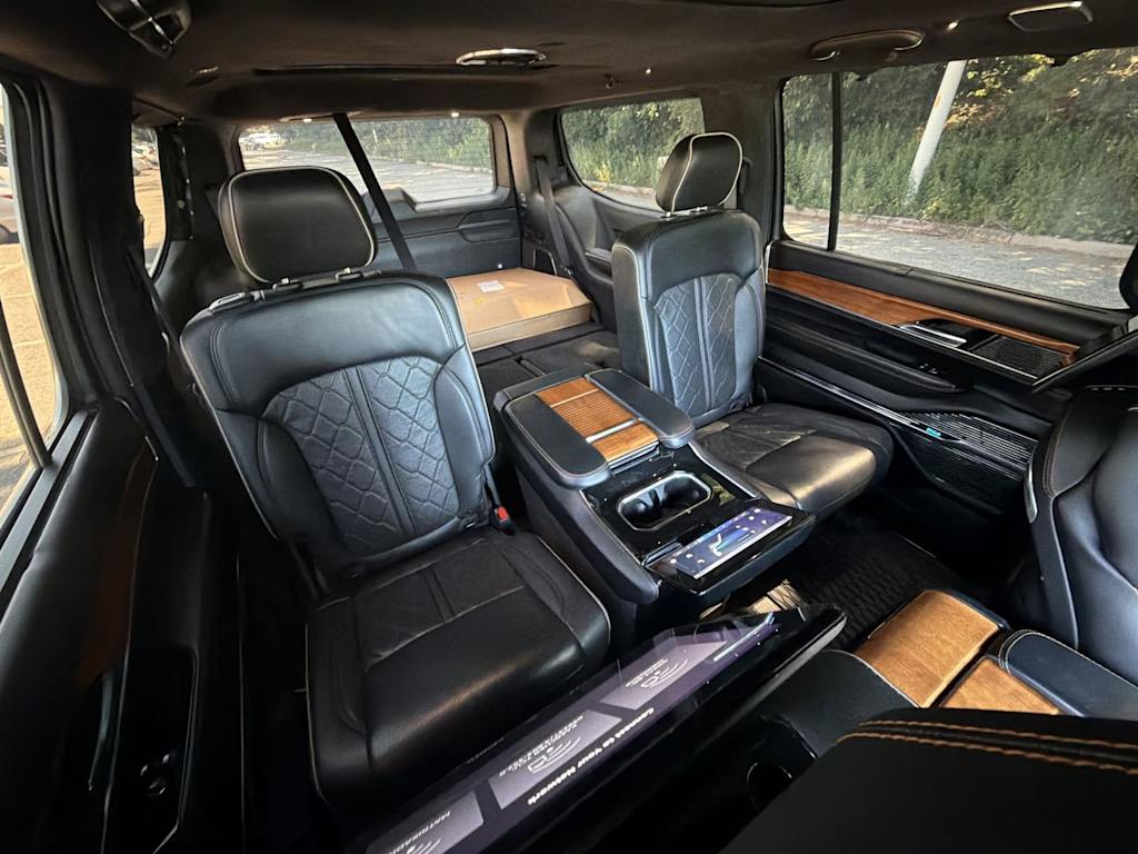 Thumbnail: 2022 Jeep Grand Wagoneer - 14