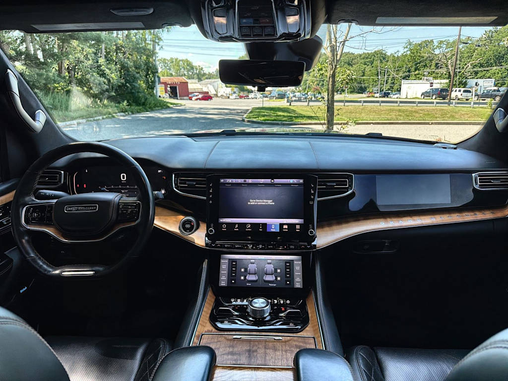 Thumbnail: 2022 Jeep Grand Wagoneer - 10