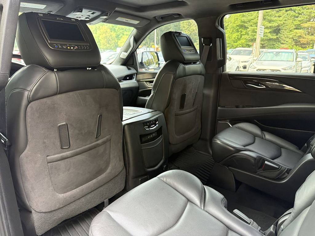 Thumbnail: 2017 Cadillac Escalade - 12