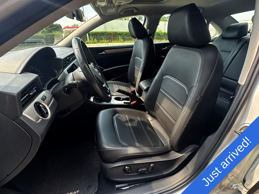 Thumbnail: 2021 Volkswagen Passat - 10