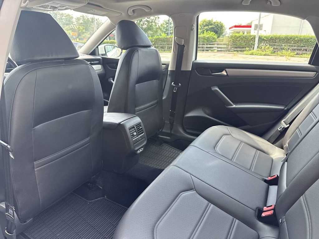 Thumbnail: 2021 Volkswagen Passat - 12
