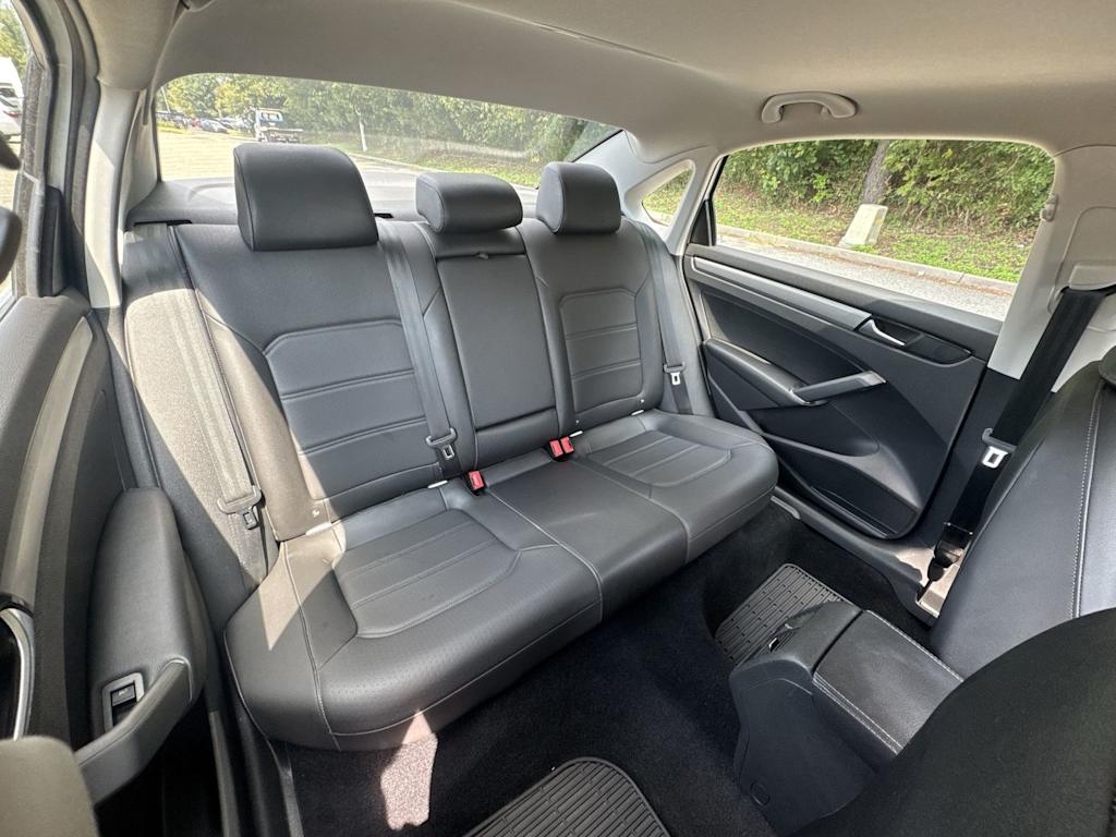 Thumbnail: 2021 Volkswagen Passat - 22