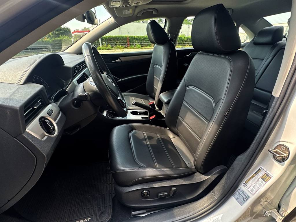 Thumbnail: 2021 Volkswagen Passat - 10