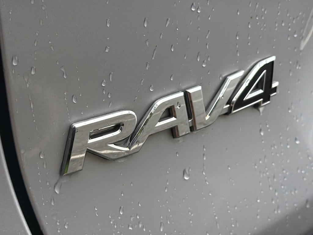 Thumbnail: 2020 Toyota RAV4 - 7