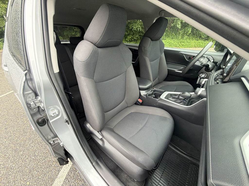 Thumbnail: 2020 Toyota RAV4 - 12