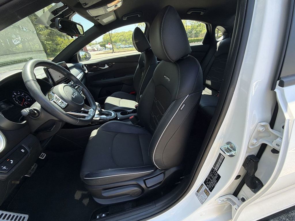 Thumbnail: 2023 Kia Forte - 11