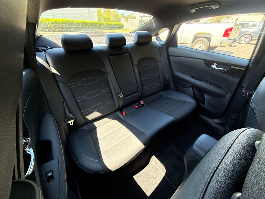 Thumbnail: 2023 Kia Forte - 28