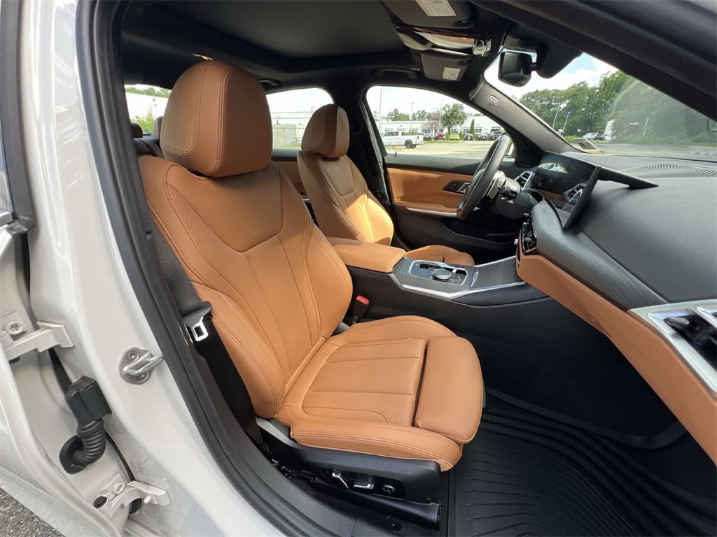 Thumbnail: 2025 BMW 3 Series - 12