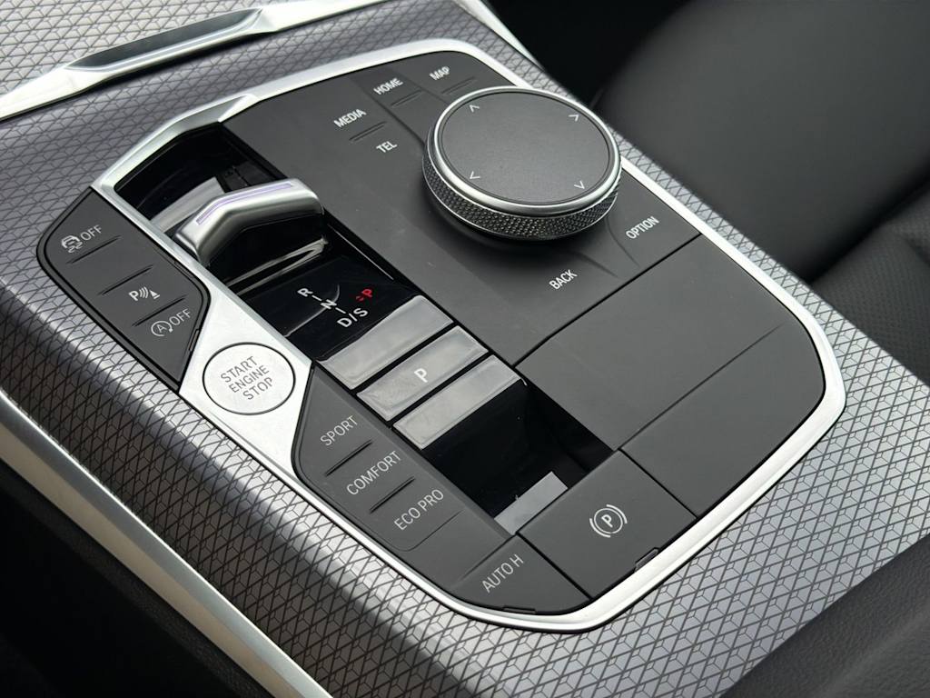 Thumbnail: 2025 BMW 3 Series - 16