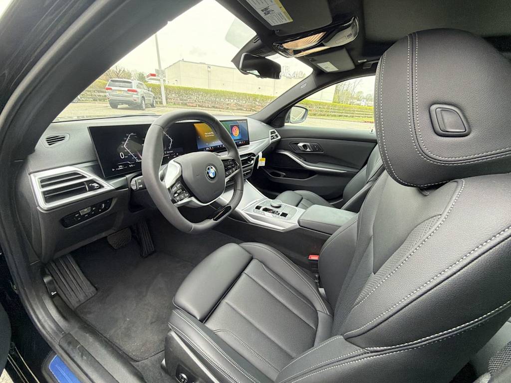 Thumbnail: 2025 BMW 3 Series - 2