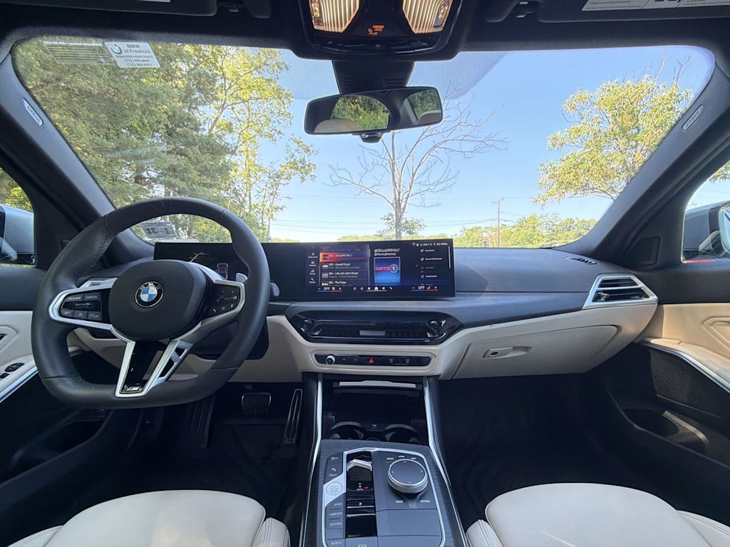 Thumbnail: 2026 BMW 3 Series - 10