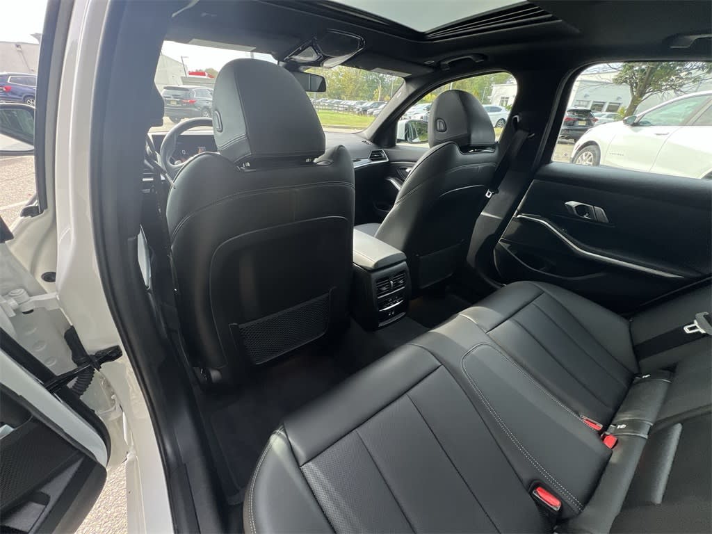 Thumbnail: 2023 BMW 3 Series - 13