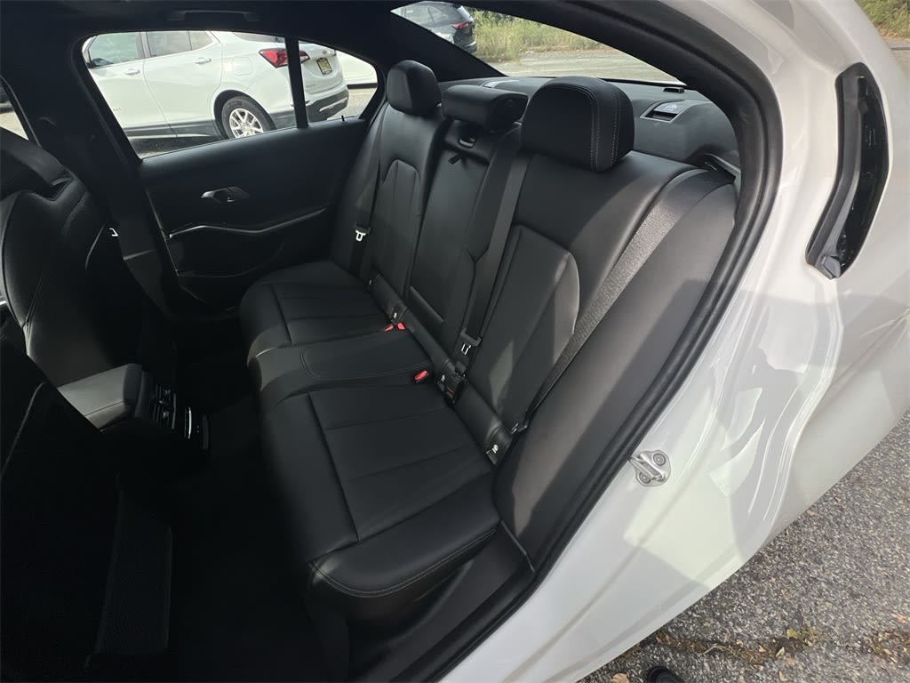 Thumbnail: 2023 BMW 3 Series - 28