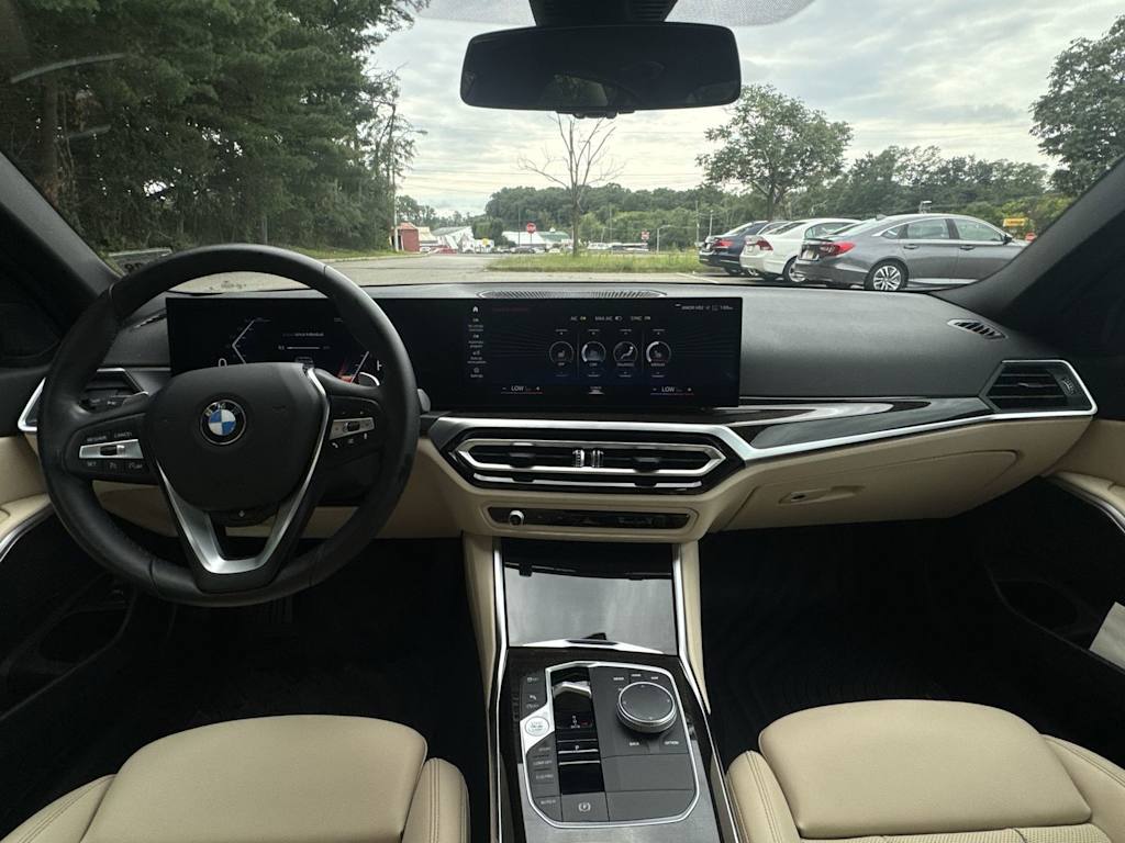 Thumbnail: 2024 BMW 3 Series - 10