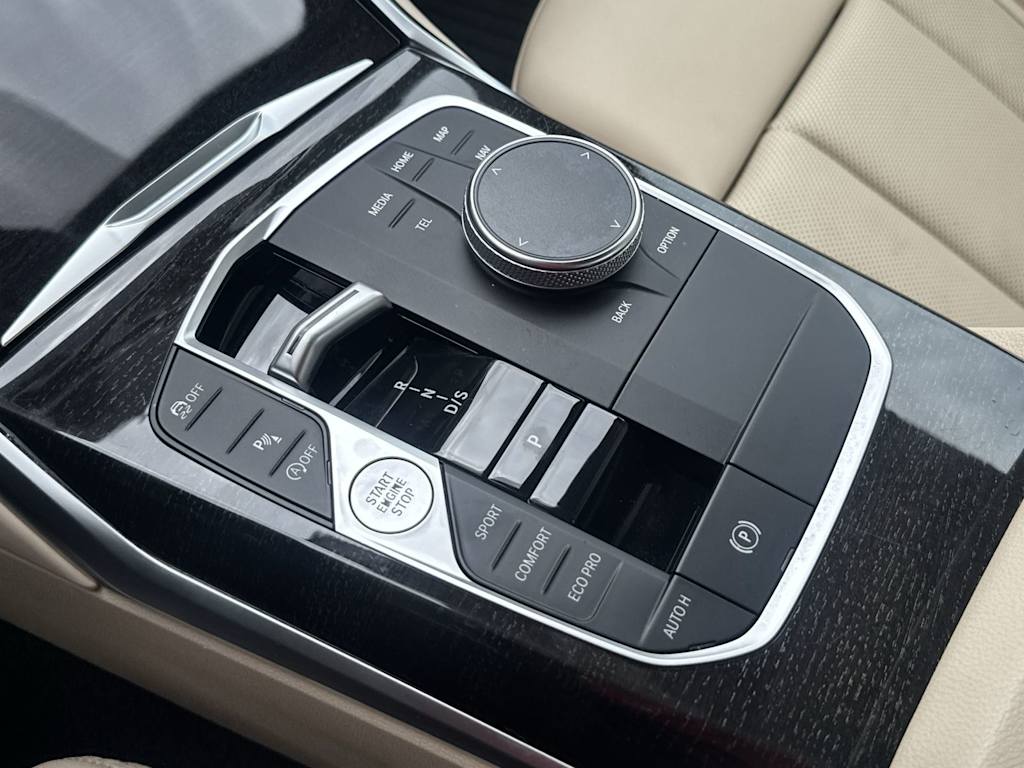 Thumbnail: 2024 BMW 3 Series - 16