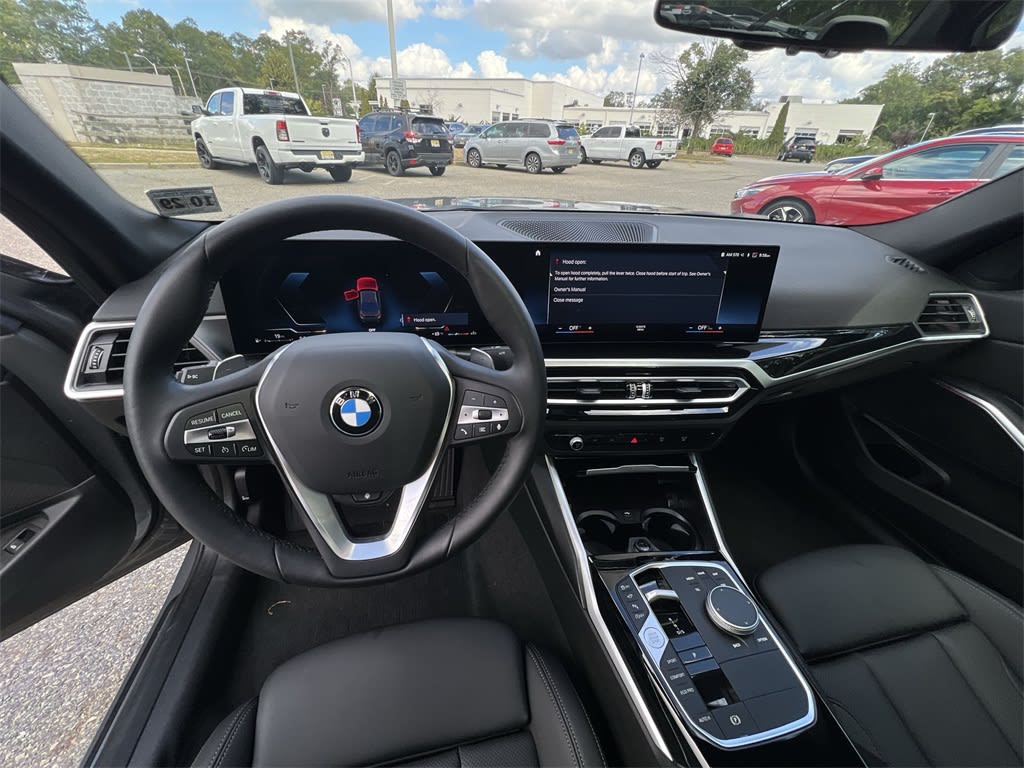 Thumbnail: 2024 BMW 3 Series - 10