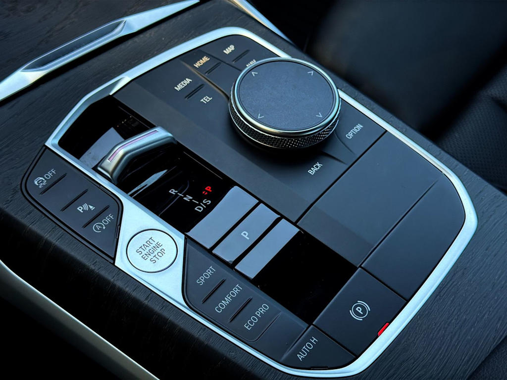 Thumbnail: 2024 BMW 3 Series - 16