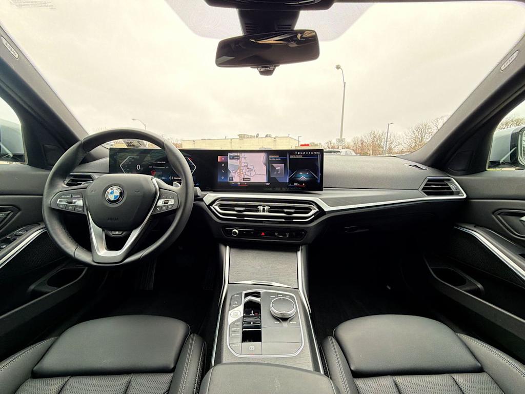 Thumbnail: 2023 BMW 3 Series - 2