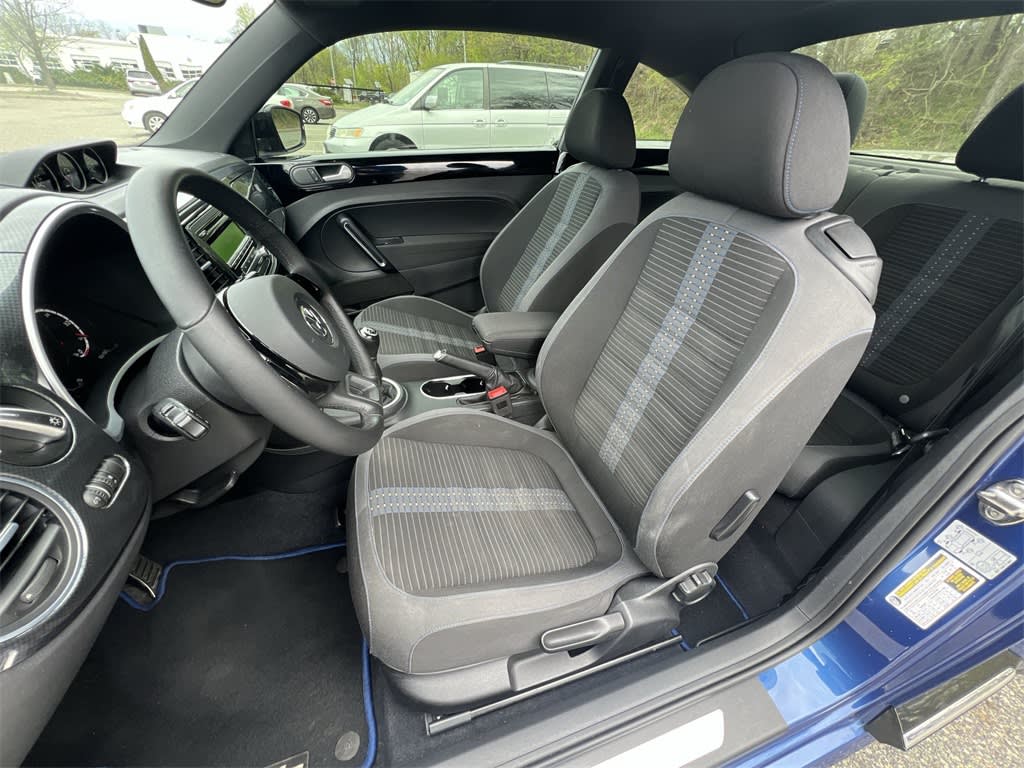 2013 Volkswagen Beetle Fender Edition 11