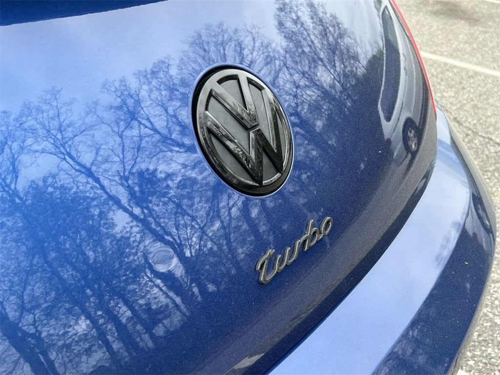2013 Volkswagen Beetle Fender Edition 7