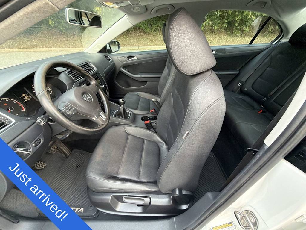 Thumbnail: 2011 Volkswagen Jetta - 11