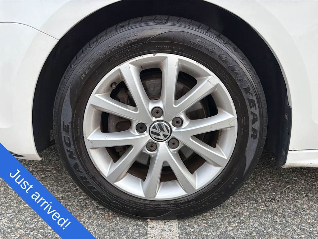 Thumbnail: 2011 Volkswagen Jetta - 8