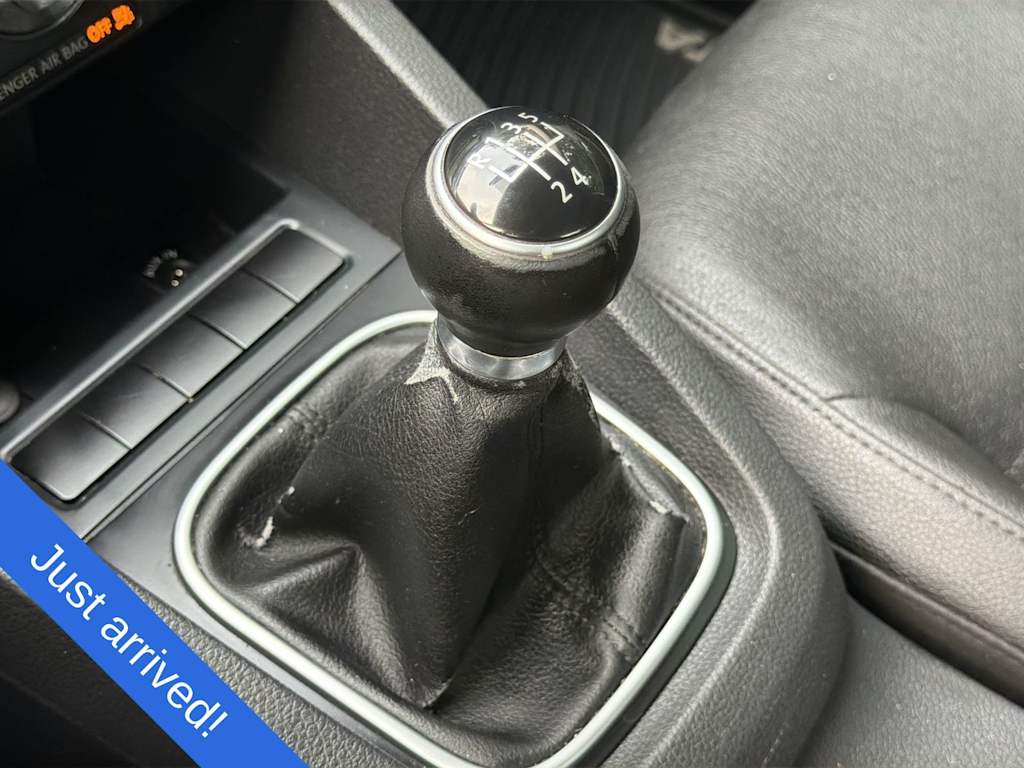 Thumbnail: 2011 Volkswagen Jetta - 16