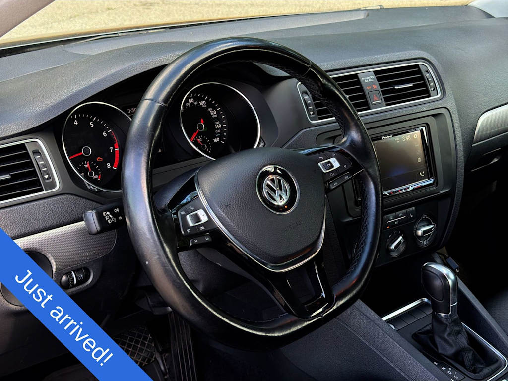 Thumbnail: 2017 Volkswagen Jetta - 14