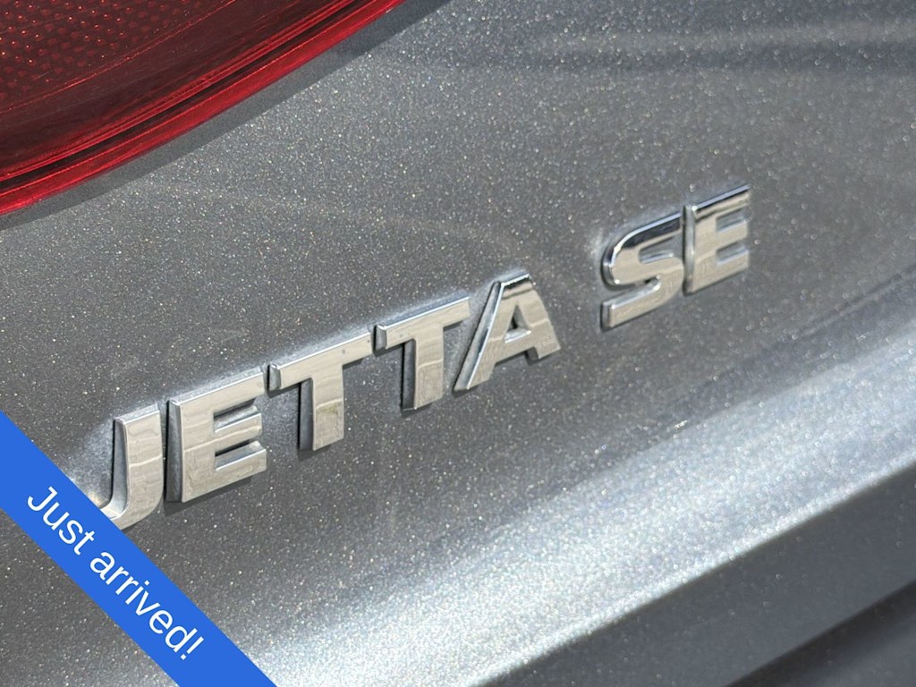 Thumbnail: 2017 Volkswagen Jetta - 7