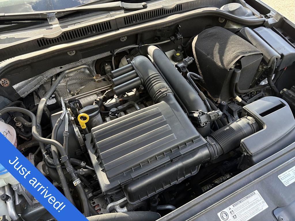 Thumbnail: 2017 Volkswagen Jetta - 9